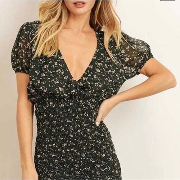 Lilyful Green Floral Mini Dress - Picture 3 of 13